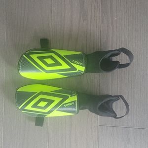 Umbro Ceramica 2.0 soccer shin guards